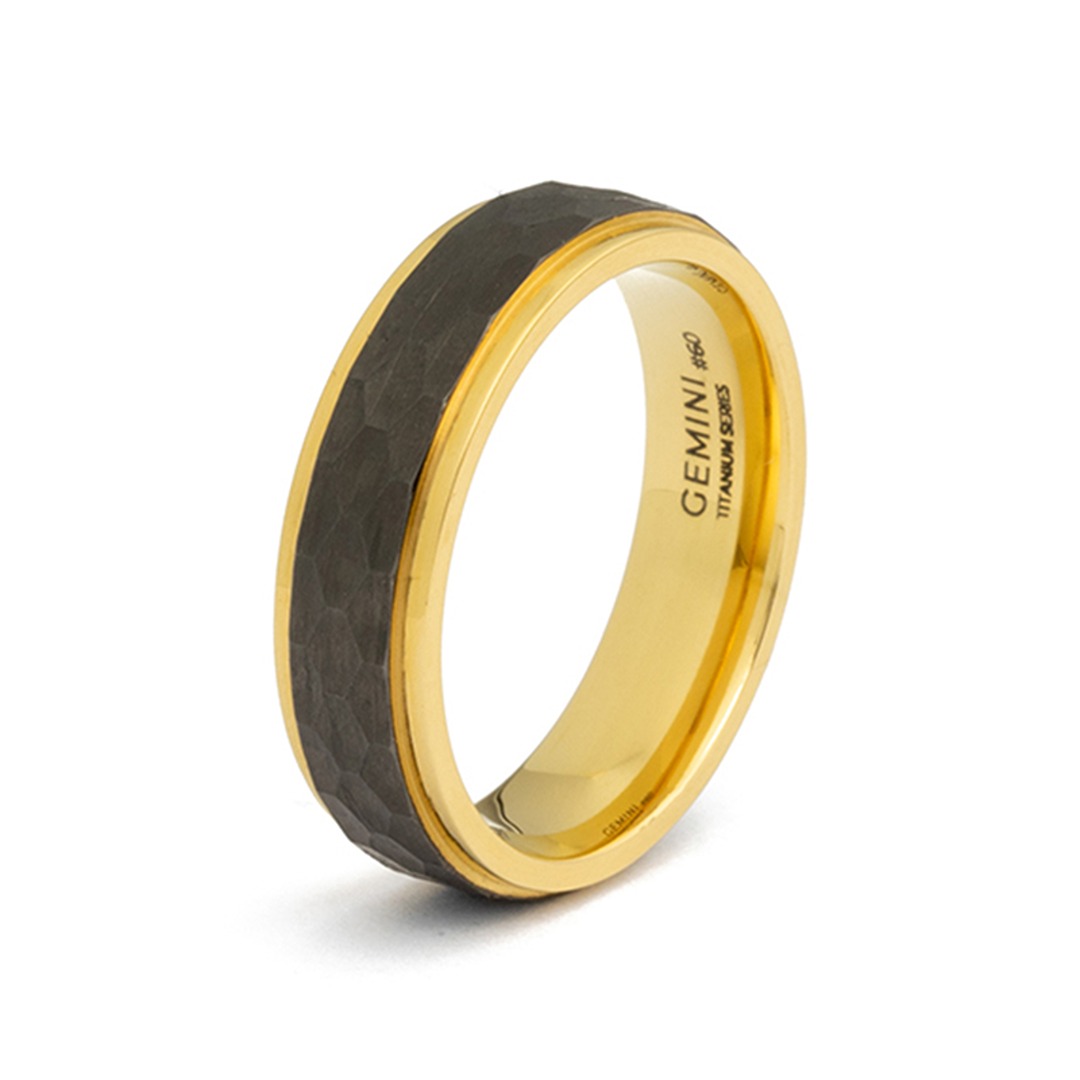 BAGUE TITANE AV FINITION NOIR ET DORE