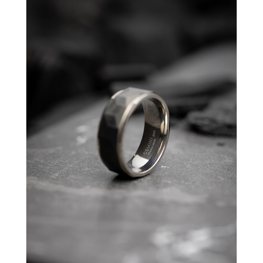 BAGUE TITANE / MOTIF ARGENTE