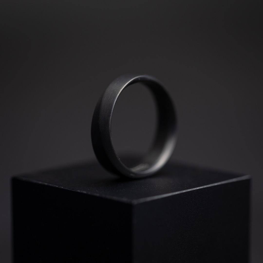 BAGUE VERSO BLACK TITANE